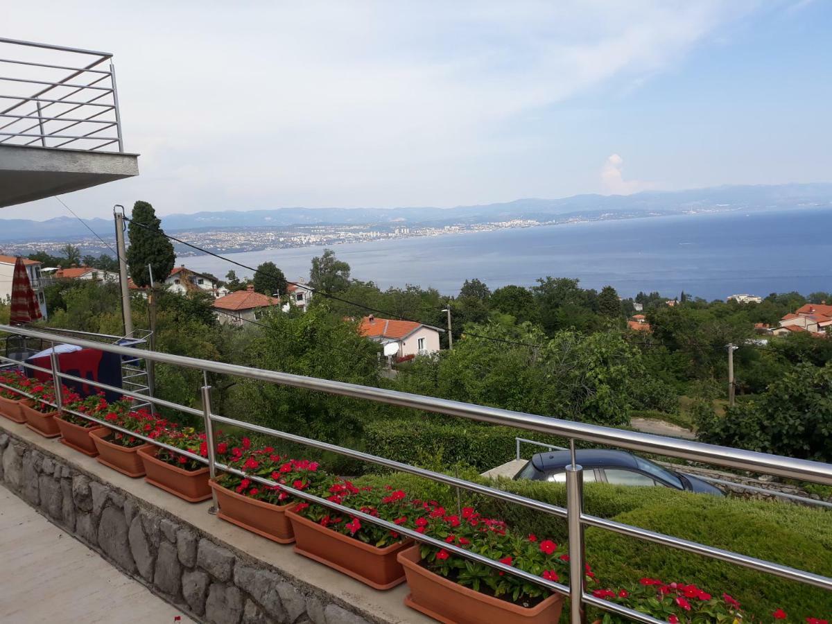 Apartments Villa Ceric Lovran Buitenkant foto